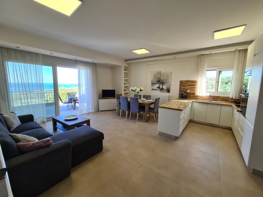 Beautiful New Apartment with Limitless Sea View - Image 1