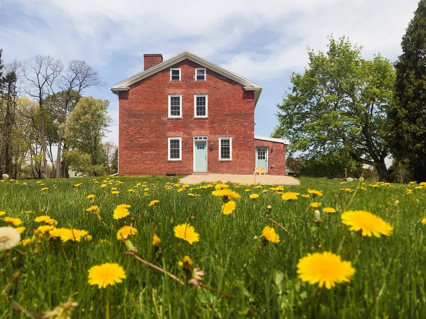 Farmhouse Broad Brook: Comfort & Charm. - Image 1