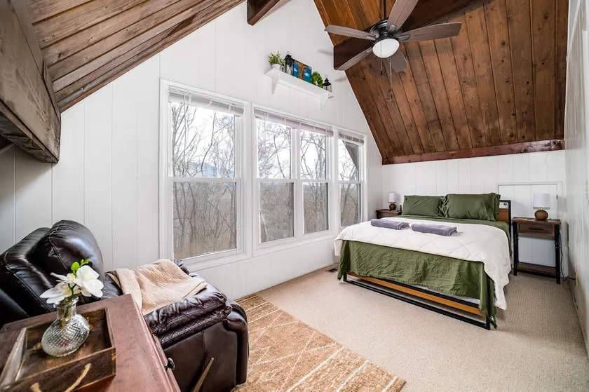 Guests love: clean, flat driveway, peaceful - Image 1