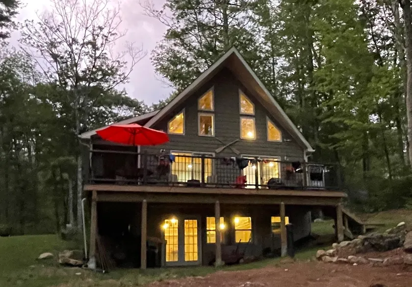 All season cozy waterfront cabin. Ideal get away. - Image 1