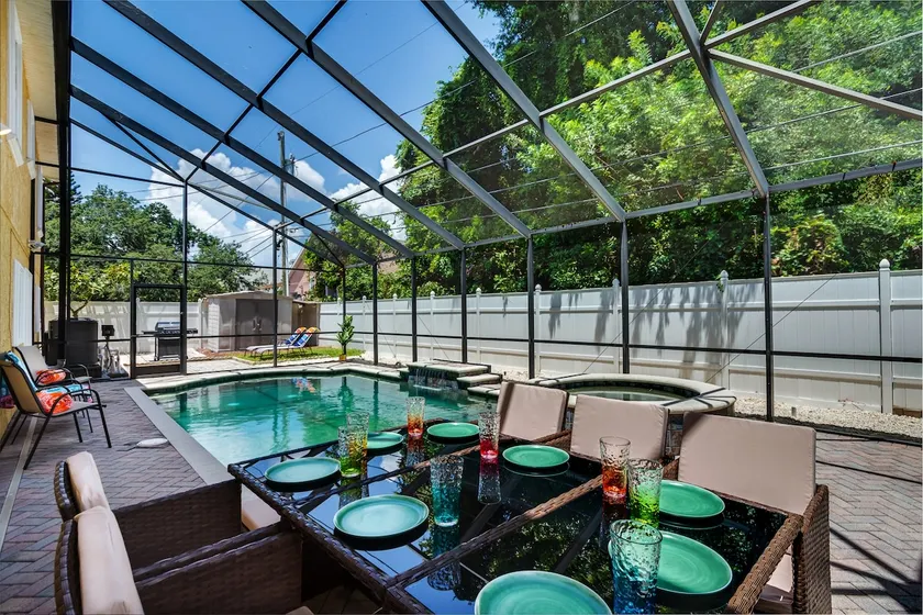 Luxury 5 Bedroom Dunedin home ~ TWO full kitchens, heated pool, hot tub! - Image 1