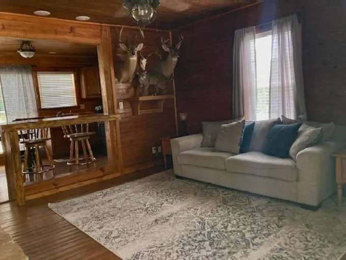 Cozy Cottage on Peacock Farm - Image 1