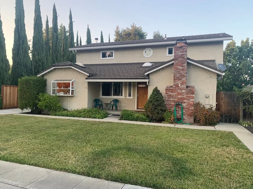 Large Palo Alto Home, Pool, 5 beds/3 baths, Spacious, Amazing backyard/deck - Image 1