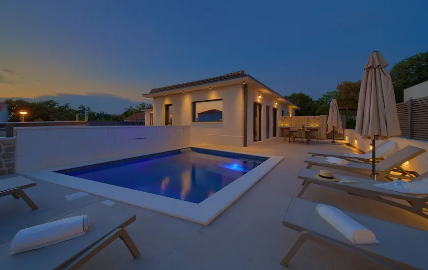 Alojamiento con piscina, barbacoa y terraza | Vistas a la piscina - Image 1
