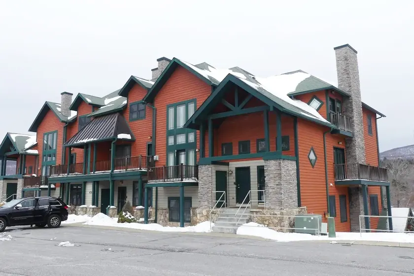 Hunter Mountain Ski Condo | WALK to the slopes! - Image 1
