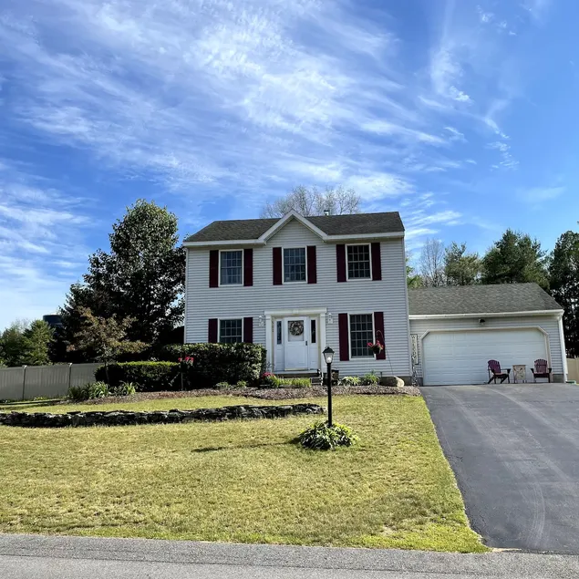 Cheerful Saratoga Home- Close to Track and SPAC - Image 1