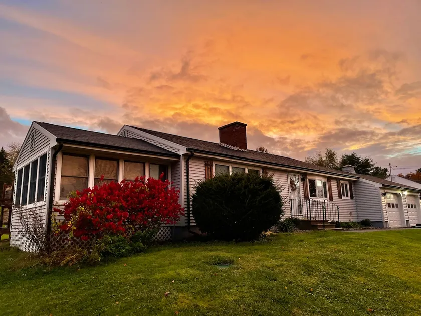 Relaxing Home nestled in Rural Hilltown - Image 1