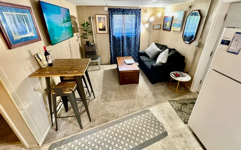 Cozy Hidden Gem in the Center of Fairbanks - Image 1