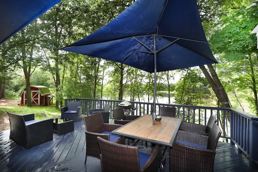 Beautiful 2-bedroom Cottage - Image 1