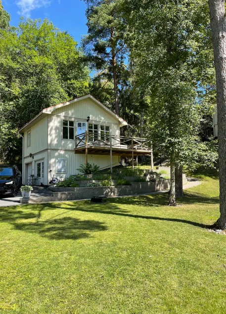 Cozy cabin, neighbour to lake & national park - Image 1