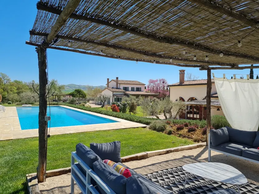 Country house with swimming Pool - Image 1