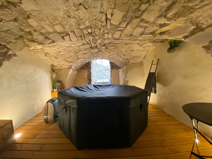 The Love Suite with Jacuzzi. - Image 1