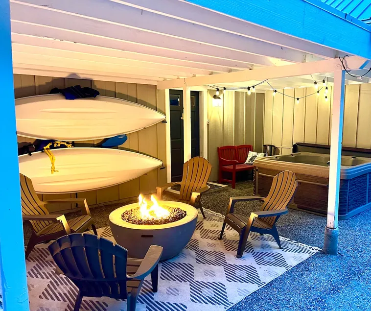 Dog-Friendly Cottage with hot tub, kayaks - Image 1