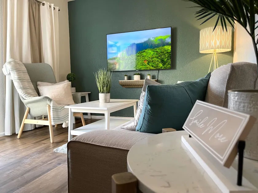 Contemporary 2-Bedroom Rental Unit - Image 1