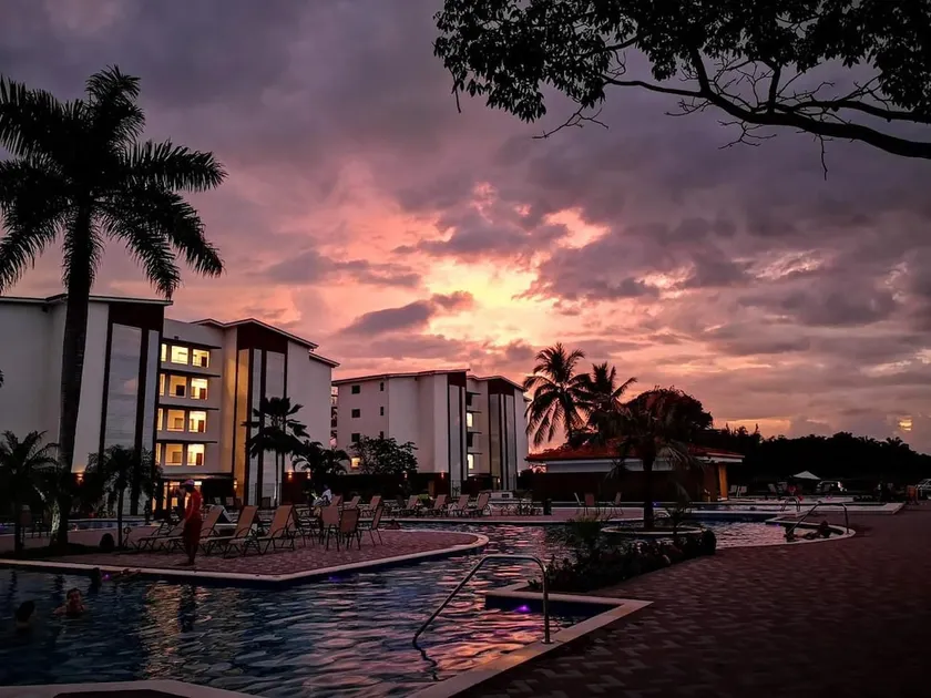 Luxurious apartment on the 5th floor facing the sea - Image 1
