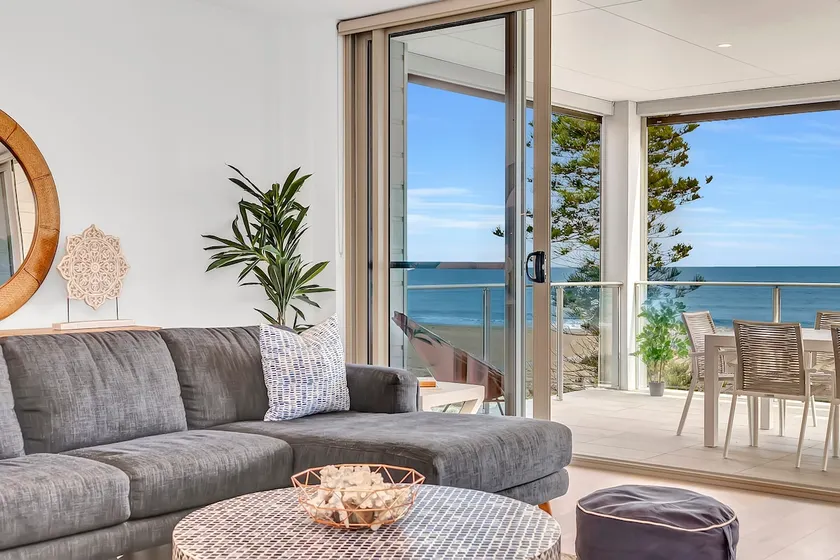 'Sunset Delight' Hamptons-style Beachfront Living - Image 1