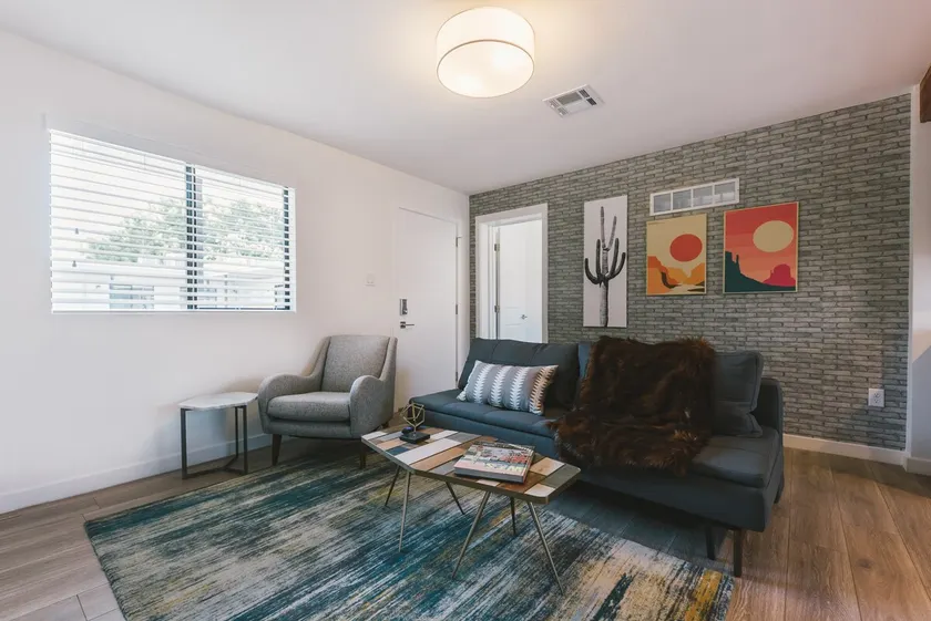 Zeus | 2BR Comfy, Centrally Located Apt. - Image 1
