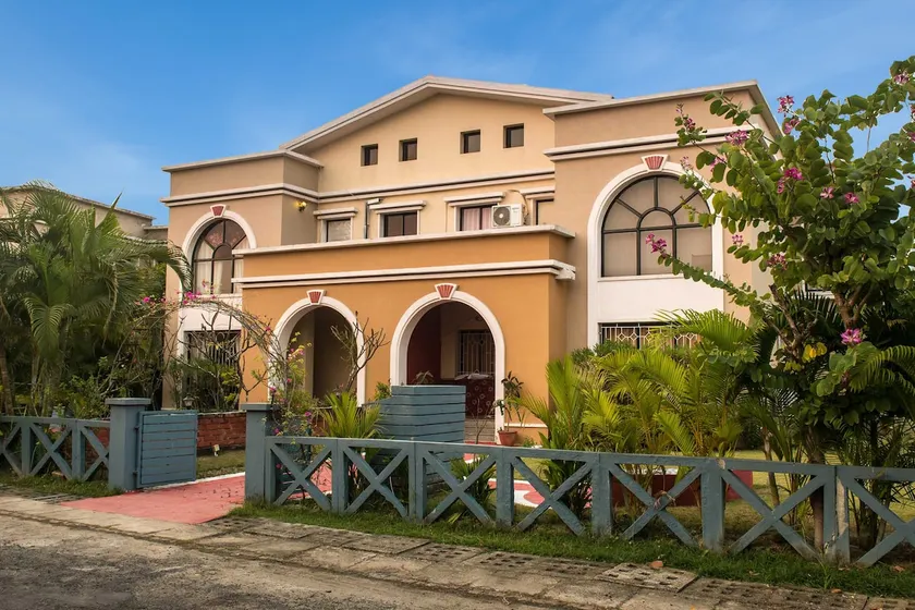 Taruchaya 3BHK Villa w Lawn & Gazebo | Raichak - Image 1