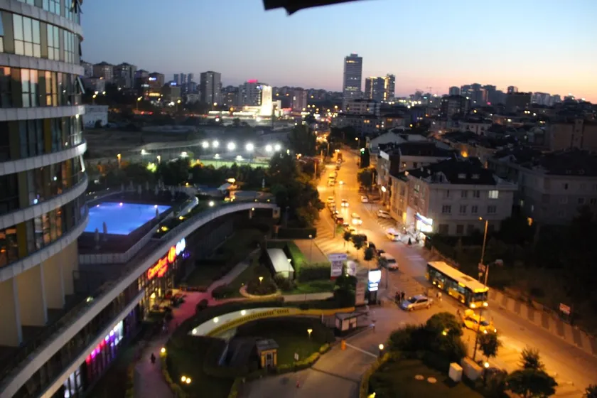 Modern Comfortable and Safe Accommodation in Ataşehir - Image 1