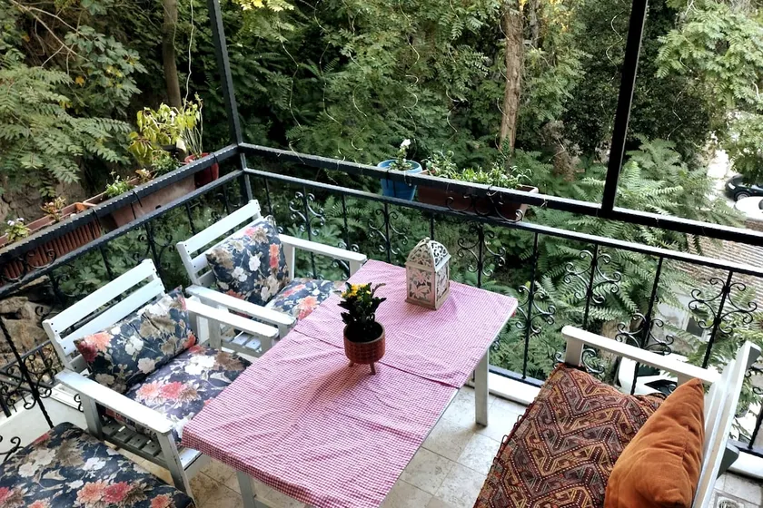 Historical stone house with patio and Turkish bath - Image 1