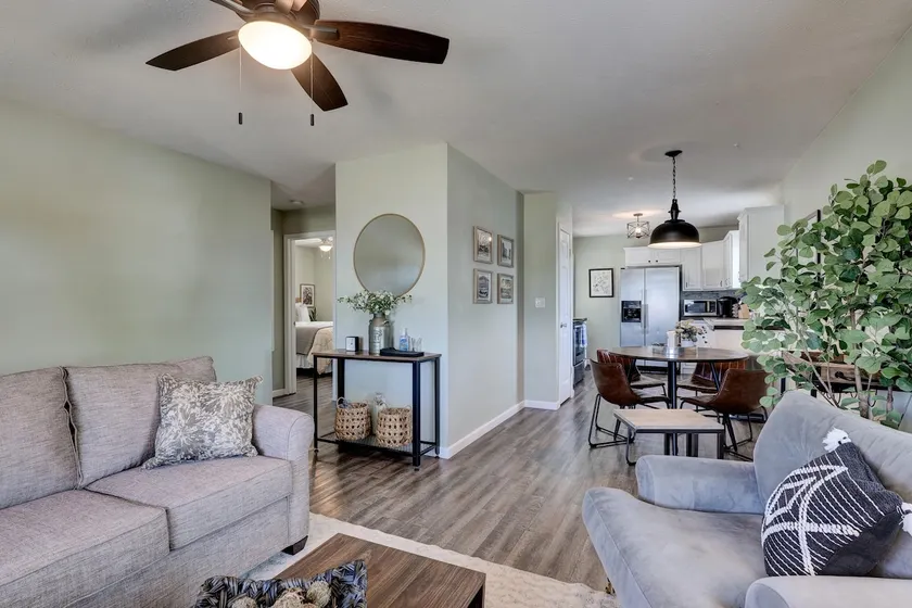 Sage Home •free parking on premises• 2BR/1BA - Image 1