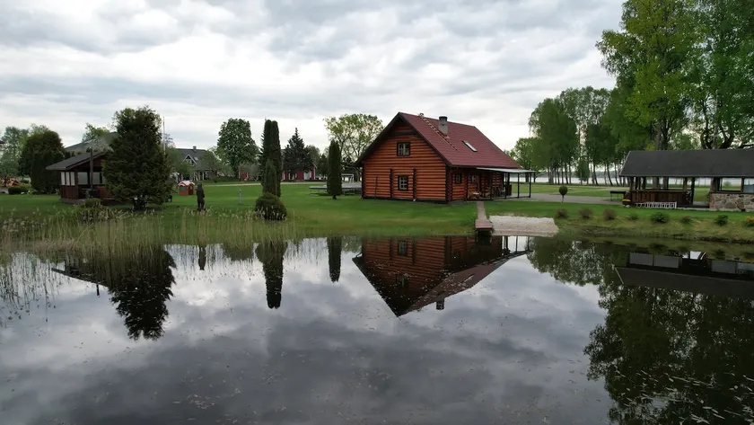 Log house with pond and barbecue house - Image 1