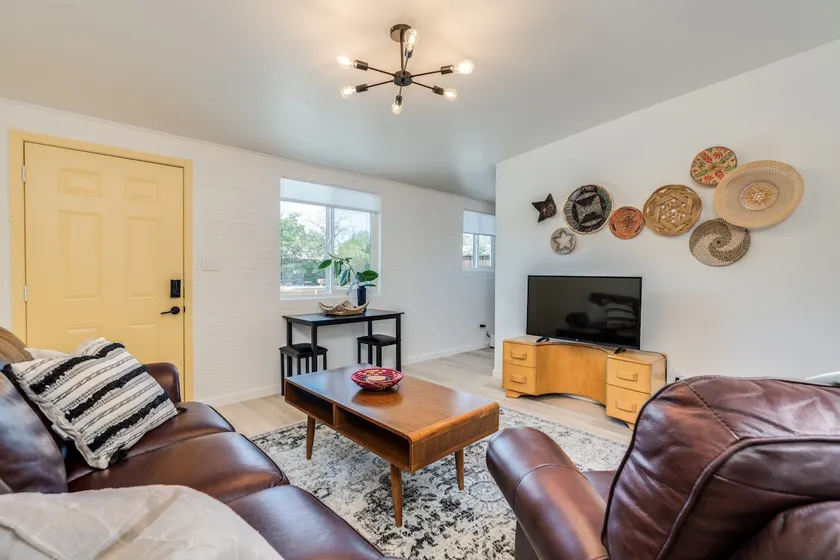 Quiet neighborhood near biking trails, DT & UofA - Image 1