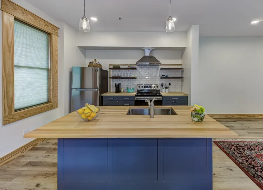 Upscale Vacation Home - Walk to the Riverfront! - Image 1