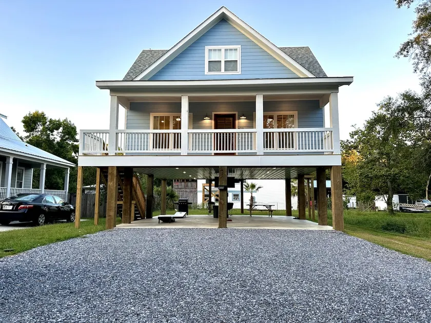 Hollywood House - New Build With 6 Seat Golf Cart! - Image 1