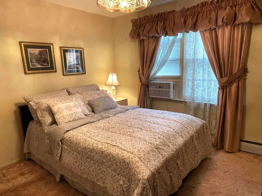 Relaxing 3BR Home Near Niagara Falls & Airport - Image 1