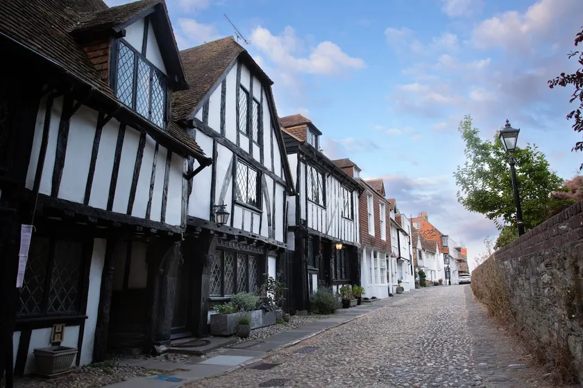 14th-Century House in Rye's Historic Citadel - Image 1