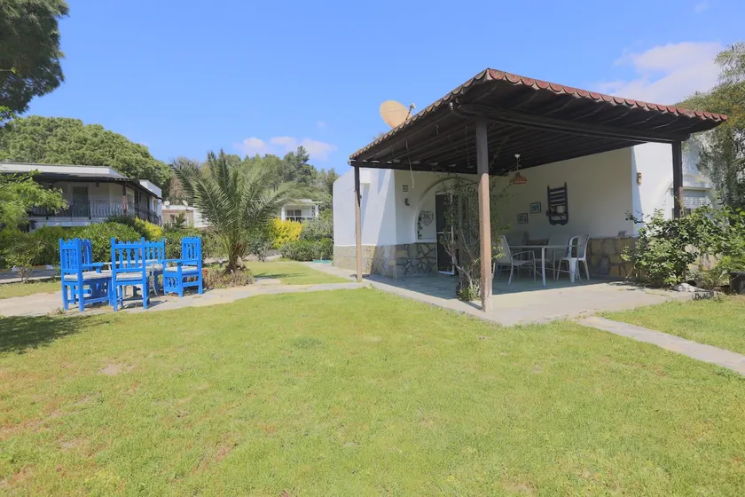 Villa with garden next to the beach for 4 - Image 1