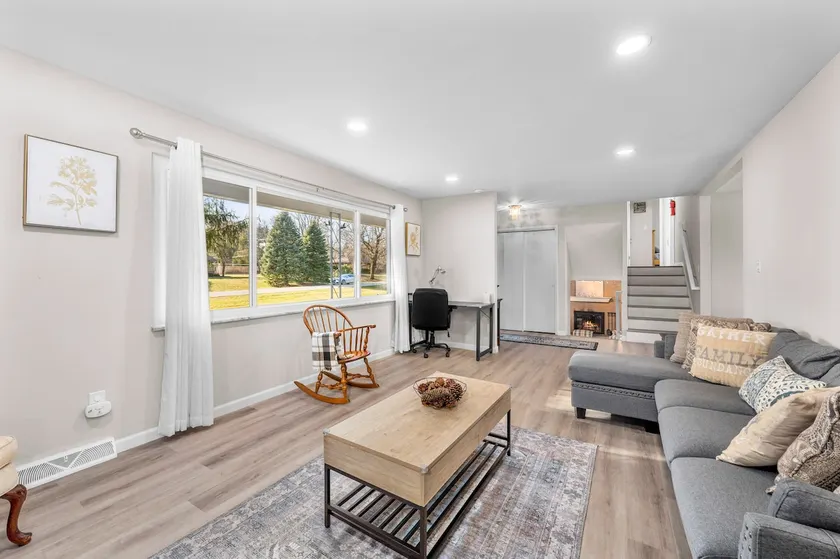4BR Luxury, Spacious, Big driveway, Best location - Image 1