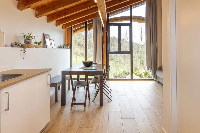Apartment with views surrounded by nature - Image 1