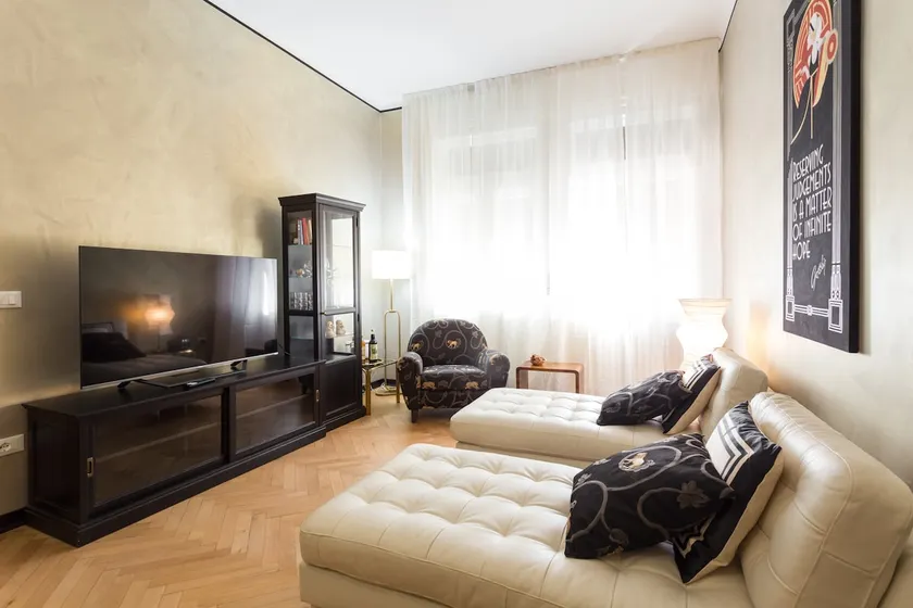Gatsby's House - Downtown luxury with parking - Image 1