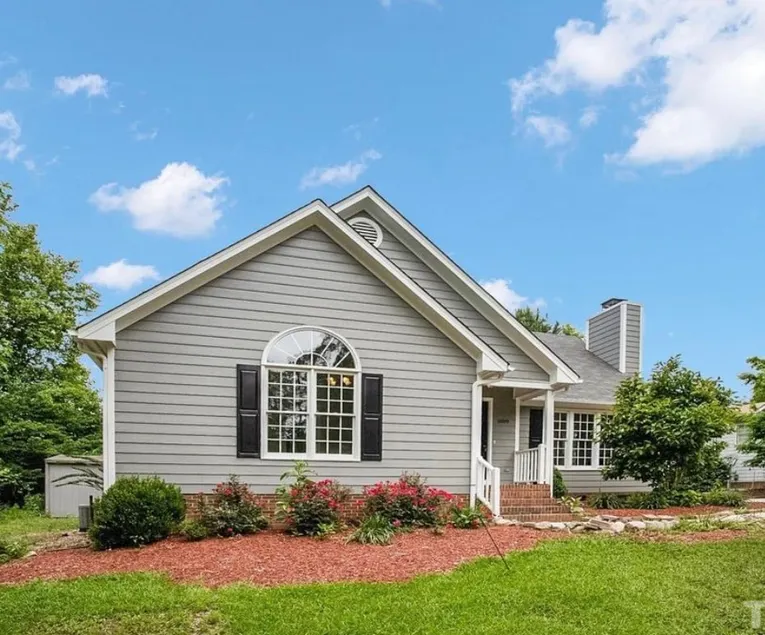 The GreyHouse, near Raleigh- 3d bed and 2 bath. - Image 1