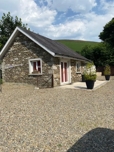 Adorable 2-bed cottage located on the Wicklow Way - Image 1