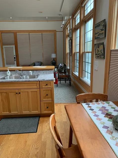 Emma's Corner · Lovely suite Downtown Galena, with - Image 1