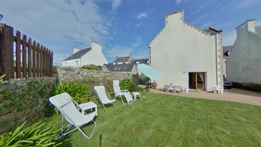 Family Home - All Comforts - Image 1