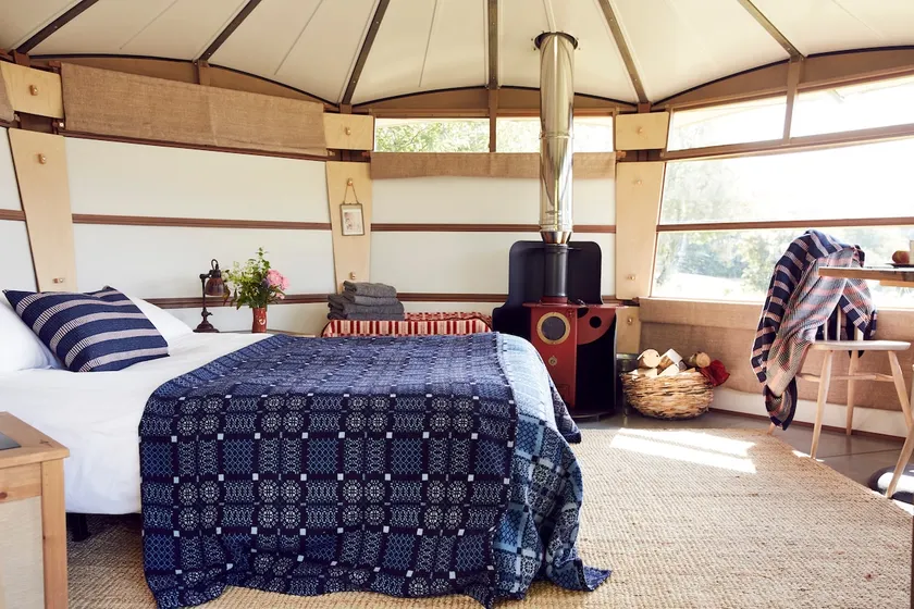 Wooden hand-crafted Caban with beautiful sea views - Image 1