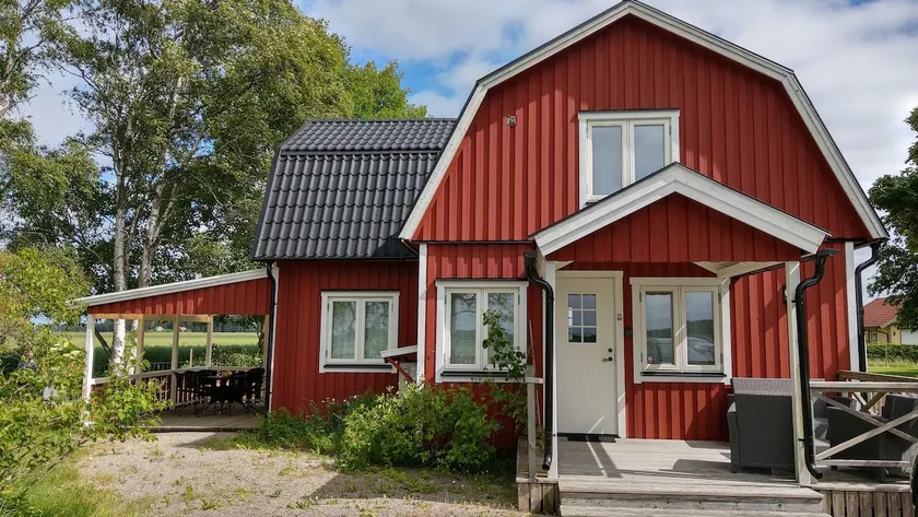 Cozy small house with annex and large garden - Image 1