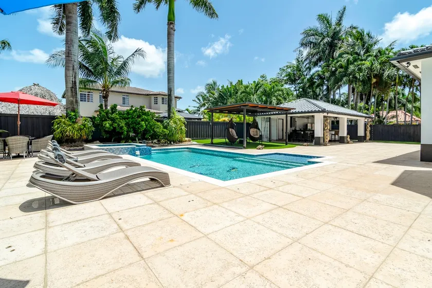 The tropical paradise villa - Image 1