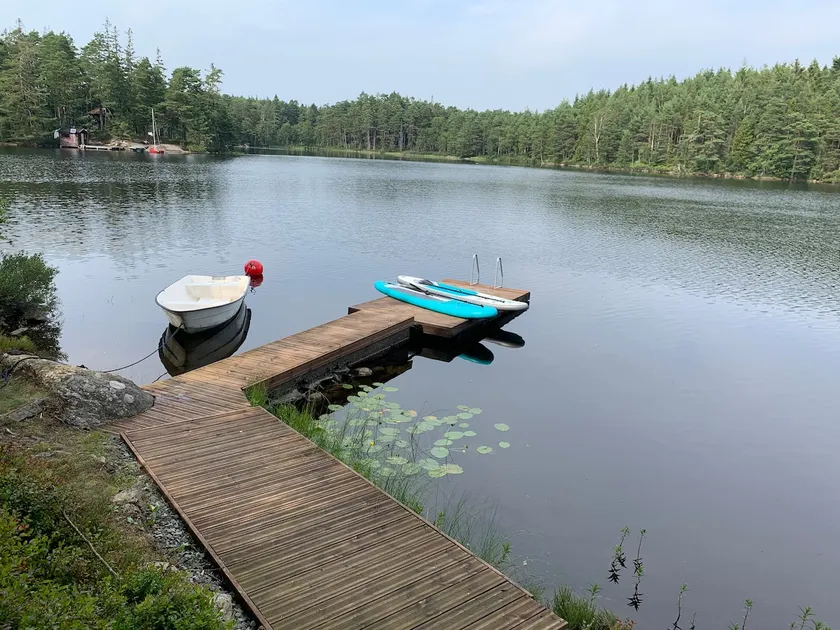 Newly-built cottage with sauna, hot tub and private jetty - Image 1
