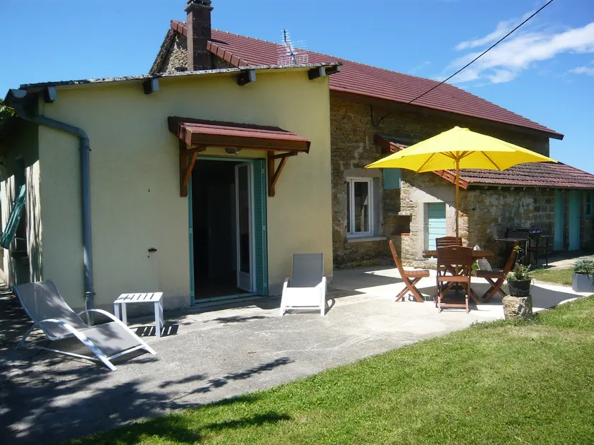 Cozy house surrounded by nature in the Jura - Image 1