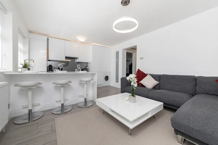 Luxury 1 bedroom apartment in St. Albans - Image 1
