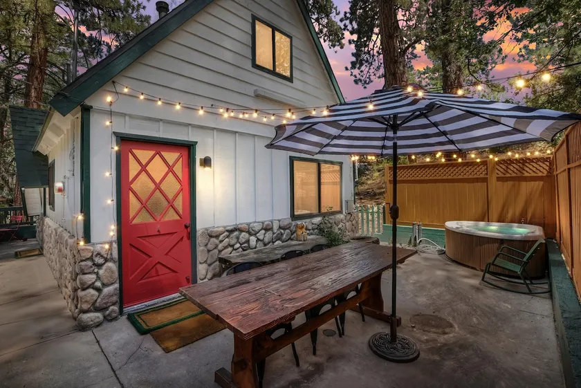 Woodsy Retreat ★Hot Tub ★A/C ★Near the slopes - Image 1