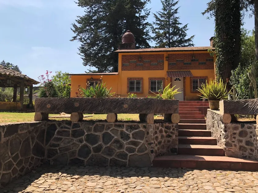 House/cabin with indoor and outdoor fireplace - Image 1