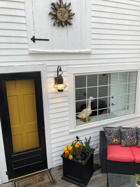 Charmingly renovated carriage house in Downtown. - Image 1