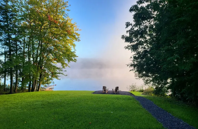 Muskoka Mist | 3BR Waterfront Retreat on Doe Lake - Image 1