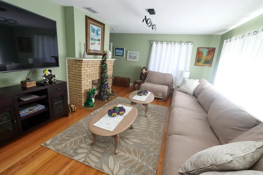 Serene 3 bedroom, 2 bathroom home with garden view - Image 1